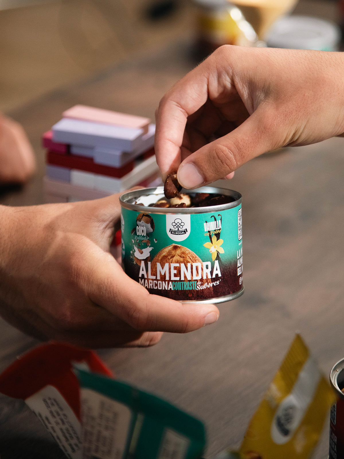 Almendra marcona con vainilla y coco lata  100g